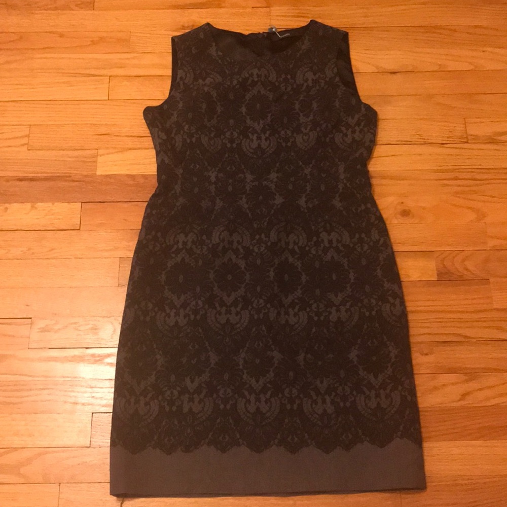 Tahari sheath dress grey lace pattern sz 10/12 EUC